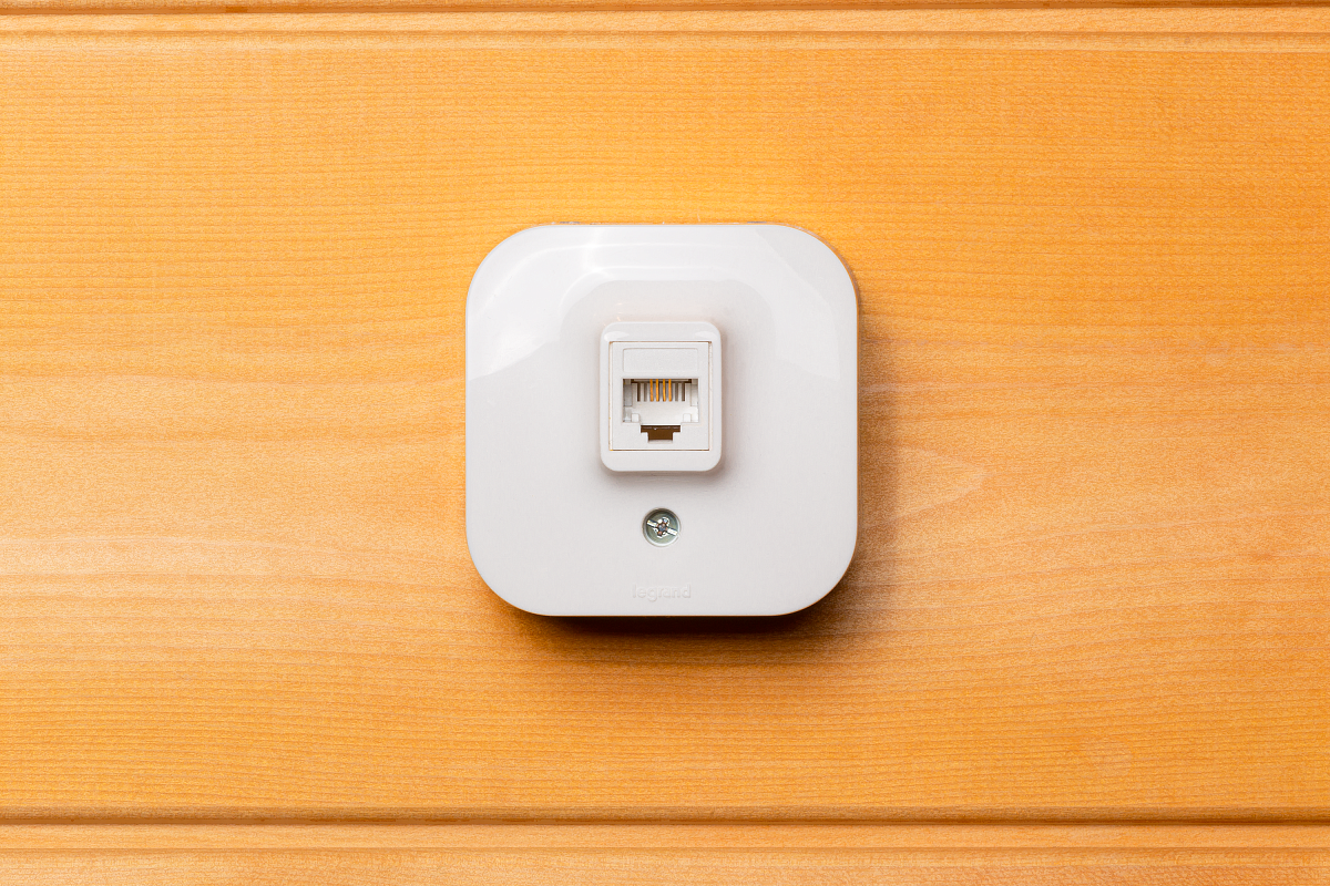 Розетка телефонная 1-м ОП Quteo RJ11 бел. Leg 782214